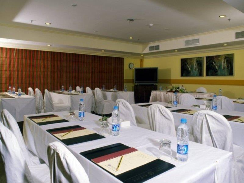 Al Safir Hotel Манама Экстерьер фото