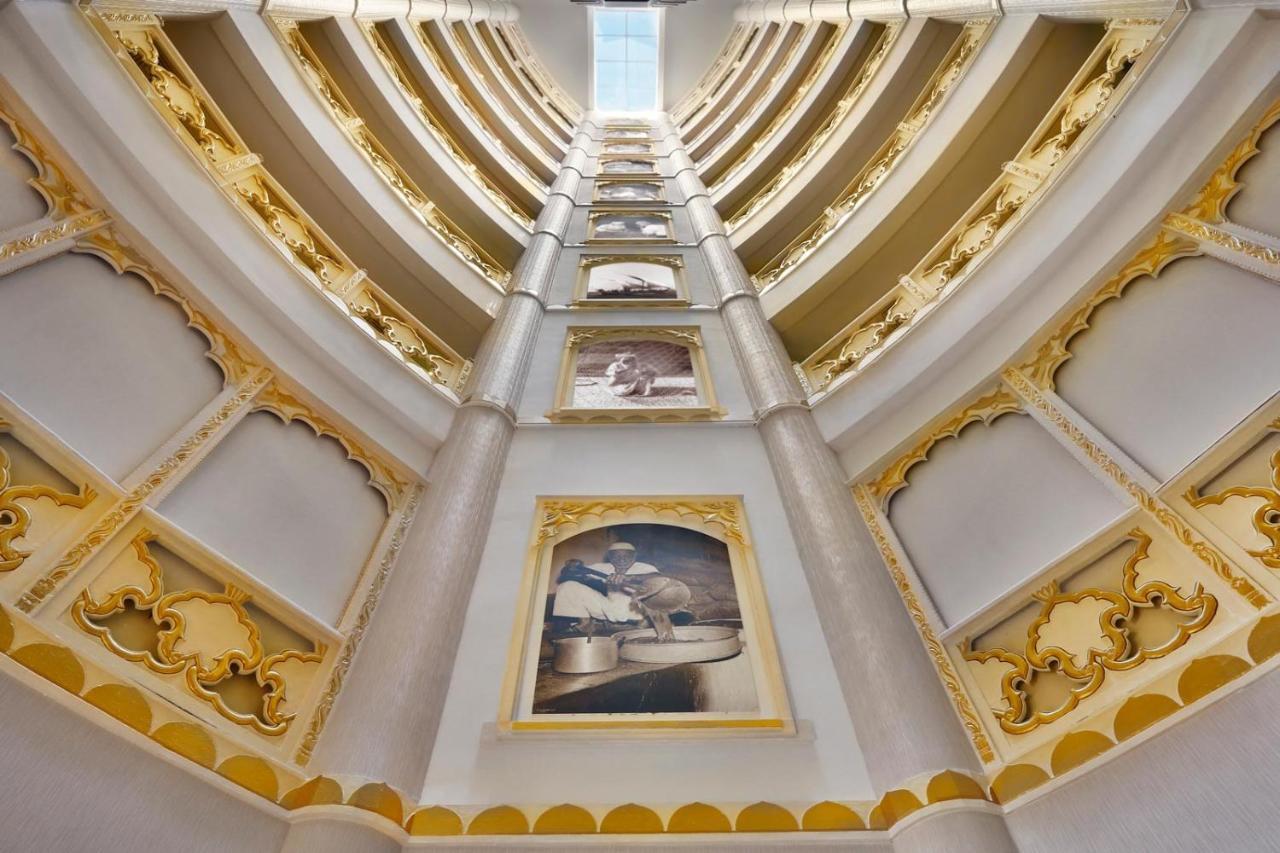 Al Safir Hotel Манама Экстерьер фото